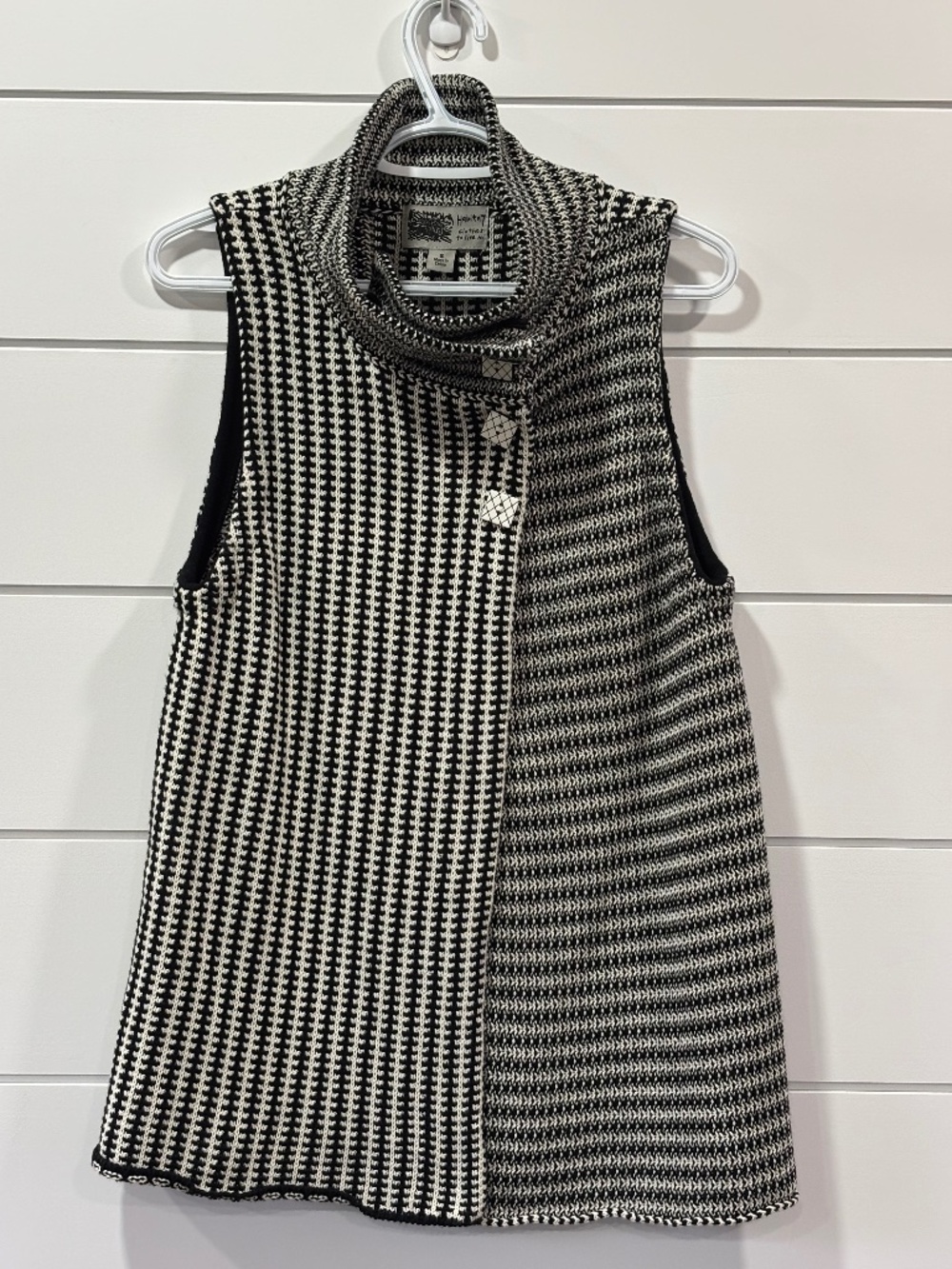 Habitat clothes to live in sleeveless snap closure cardigan 100% cotton size S